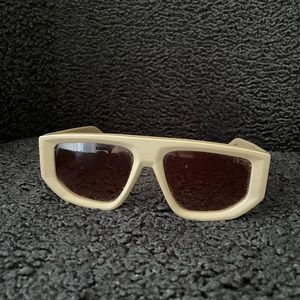 Dezi Backtrack sunglasses